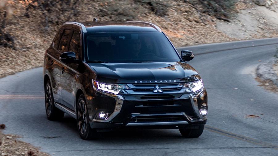  Mitsubishi Outlander PHEV 2017 года  (NA) (фото 42 из 70)